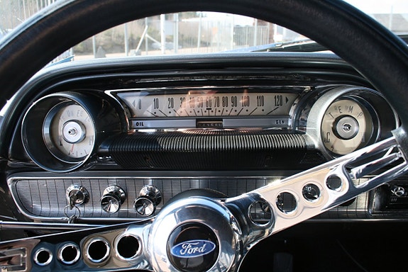 Ford Galaxie 20 of 26