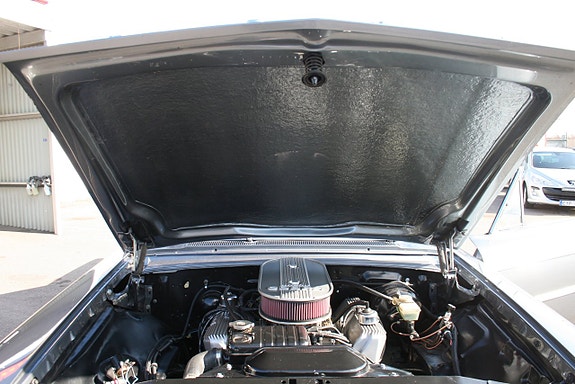 Ford Galaxie 16 of 26