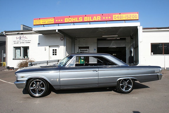 Ford Galaxie 9 of 26