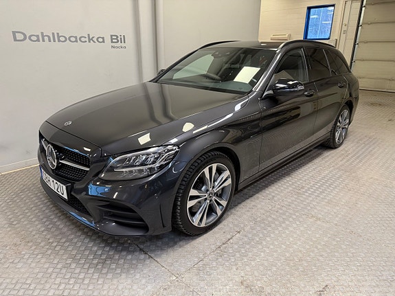 Mercedes-Benz C300 2 of 5