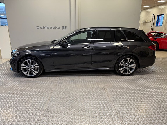 Mercedes-Benz C300 3 of 5