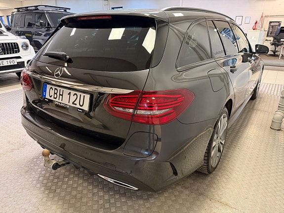 Mercedes-Benz C300 5 of 5