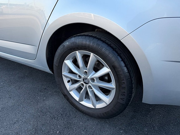 Skoda Octavia 10 of 30