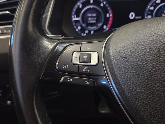 Volkswagen Tiguan 15 of 23