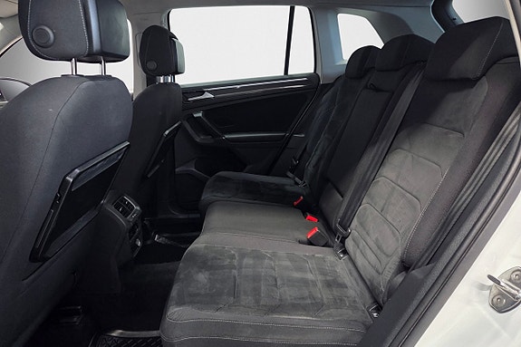 Volkswagen Tiguan 12 of 23
