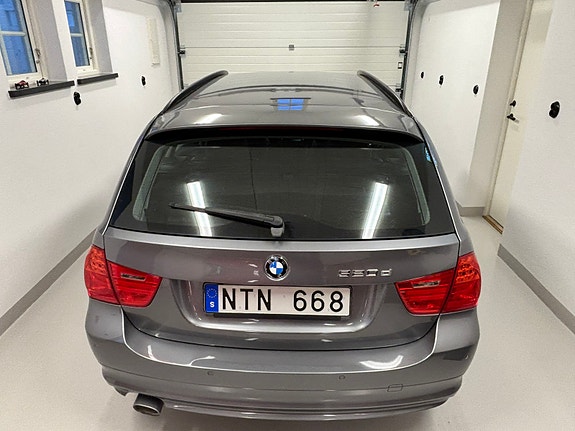 BMW 320d 6 of 16