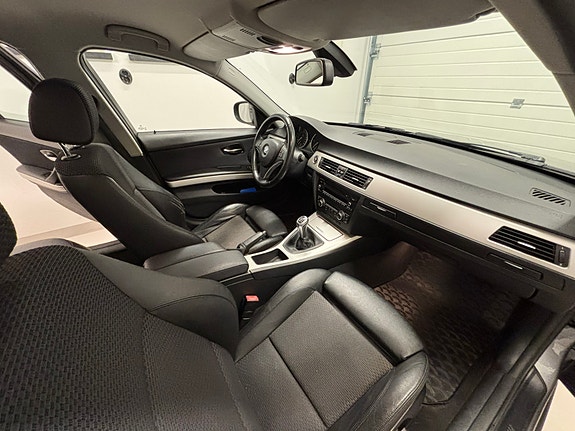 BMW 320d 10 of 16