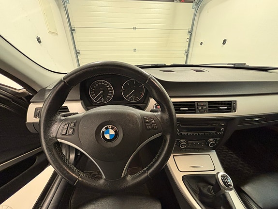 BMW 320d 12 of 16
