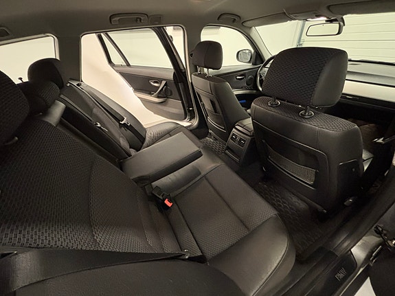 BMW 320d 9 of 16