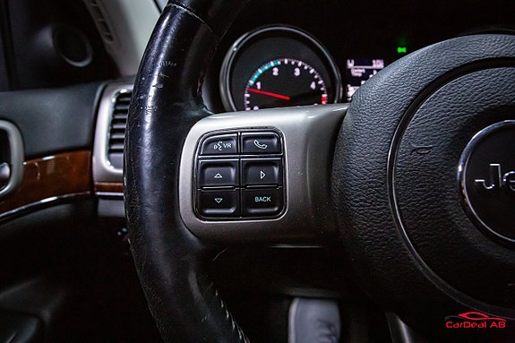 Jeep Grand Cherokee 21 of 29