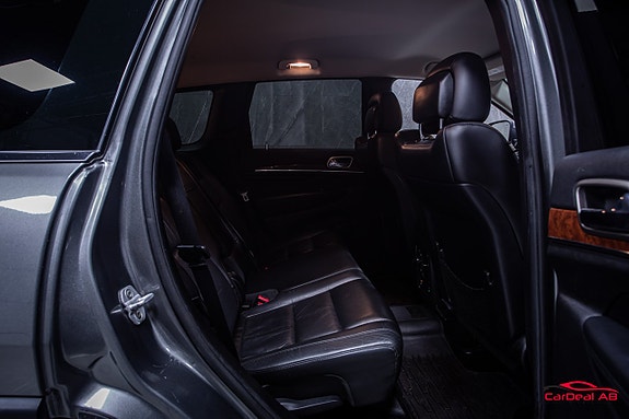 Jeep Grand Cherokee 16 of 29