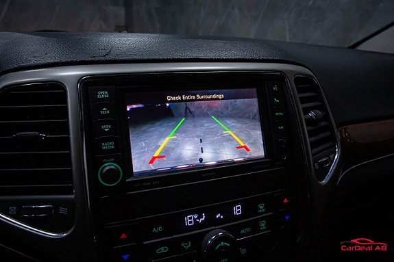 Jeep Grand Cherokee 25 of 29