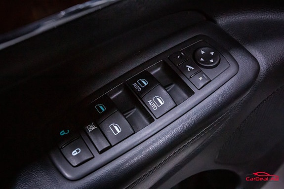 Jeep Grand Cherokee 29 of 29