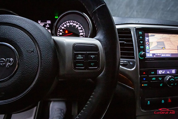 Jeep Grand Cherokee 22 of 29