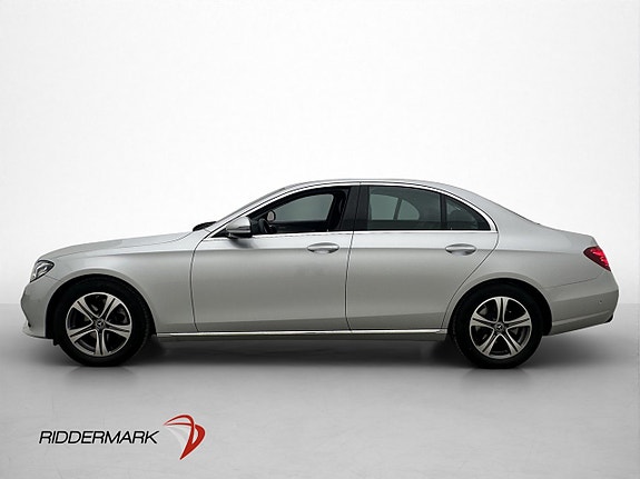 Mercedes-Benz E200 4 of 5