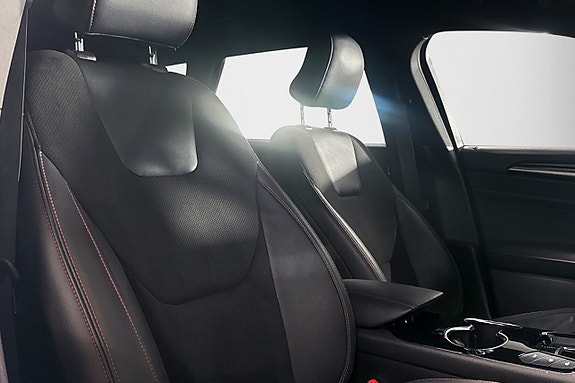Ford Mondeo 14 of 30