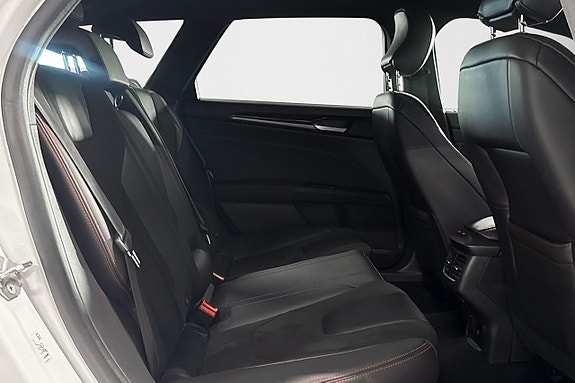 Ford Mondeo 15 of 30