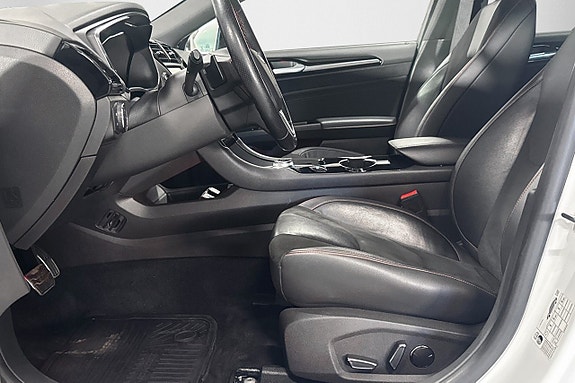 Ford Mondeo 10 of 30