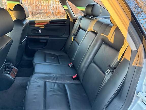 Audi A8 9 of 17