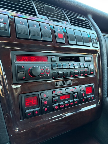 Audi A8 12 of 17