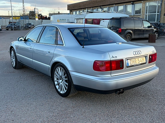Audi A8 4 of 17