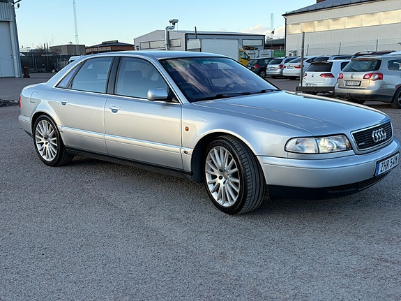 Audi A8 2 of 17