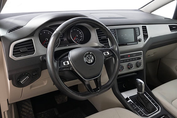 Volkswagen Golf Sportsvan 18 of 22