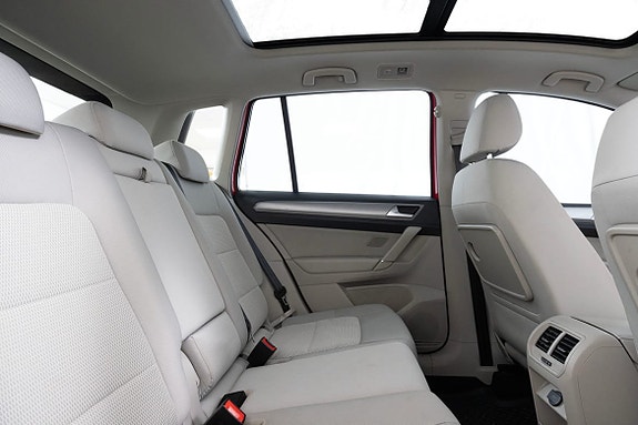 Volkswagen Golf Sportsvan 15 of 22