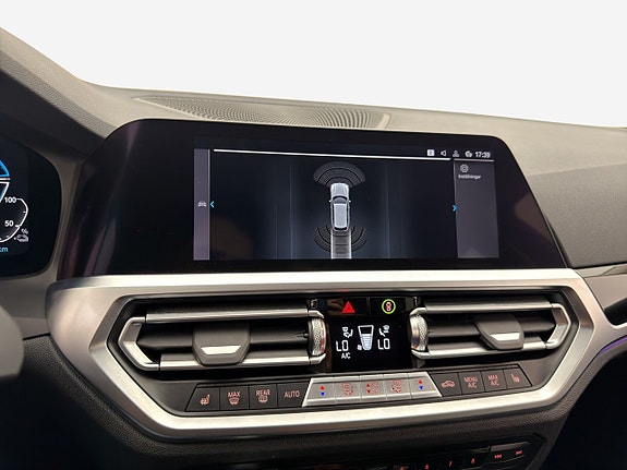BMW 330e 15 of 30