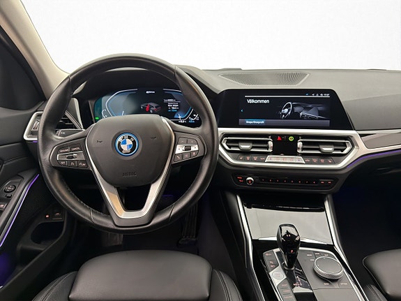 BMW 330e 13 of 30