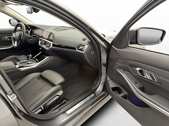 BMW 330e 20 of 30