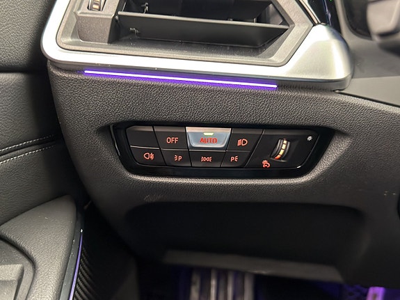 BMW 330e 11 of 30