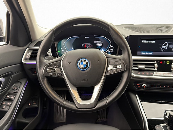 BMW 330e 10 of 30