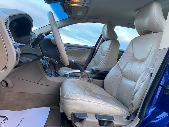 Volvo XC70 16 of 17
