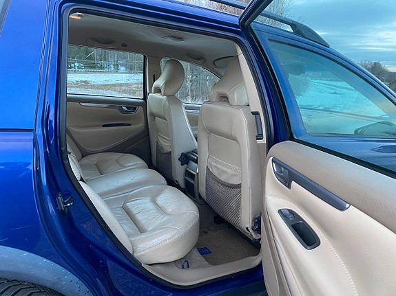 Volvo XC70 13 of 17