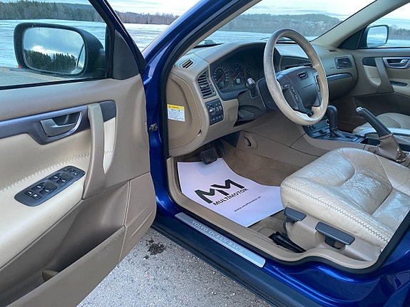 Volvo XC70 15 of 17
