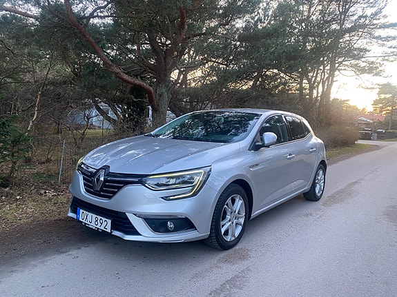 Renault Megane IV 2 of 5
