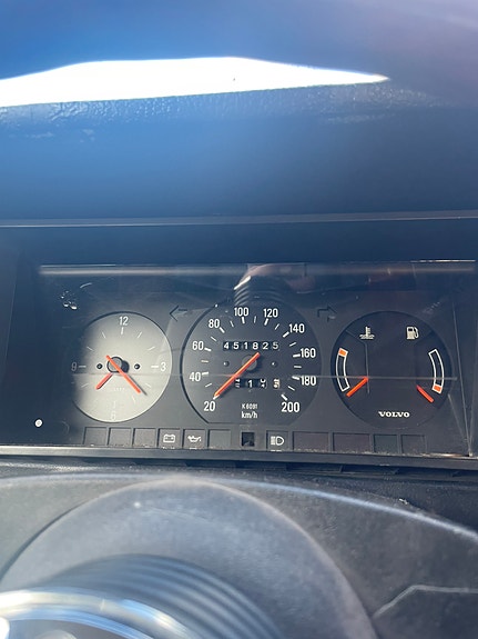 Volvo 240 8 of 10