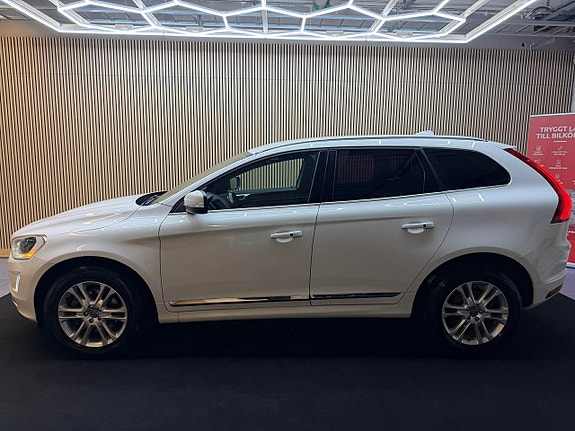 Volvo XC60 2 of 5
