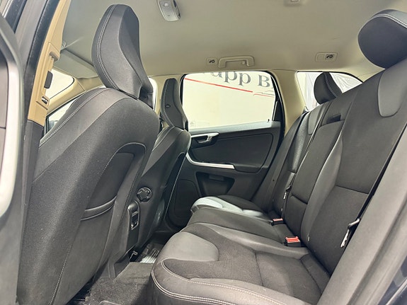 Volvo XC60 14 of 16