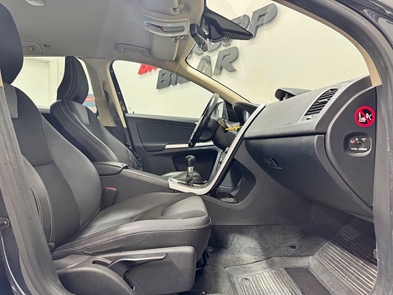 Volvo XC60 5 of 16