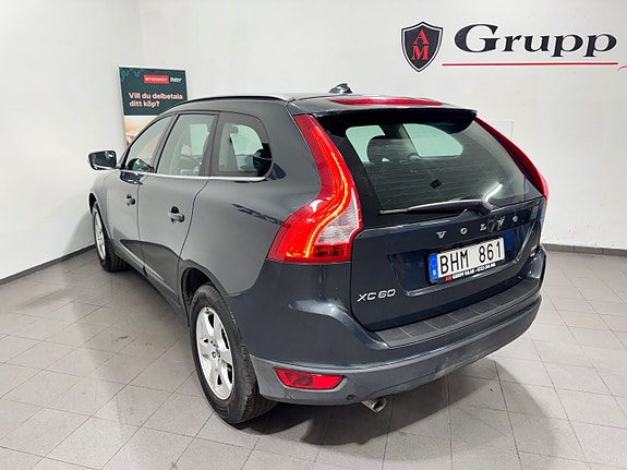 Volvo XC60 12 of 16