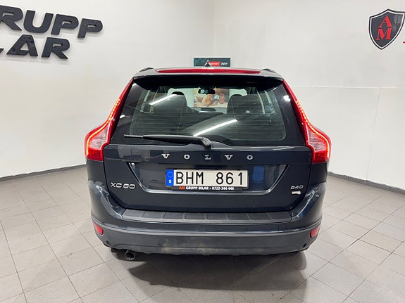 Volvo XC60 7 of 16
