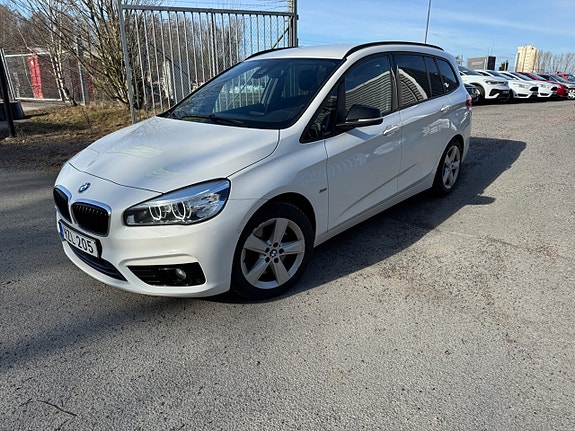 BMW 220d 2 of 28
