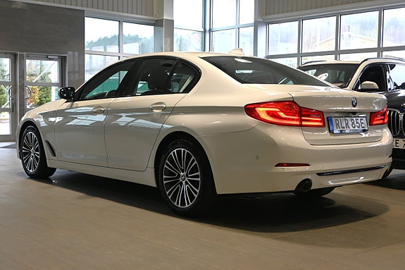 BMW 520d 3 of 5