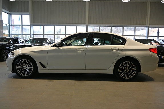 BMW 520d 2 of 5