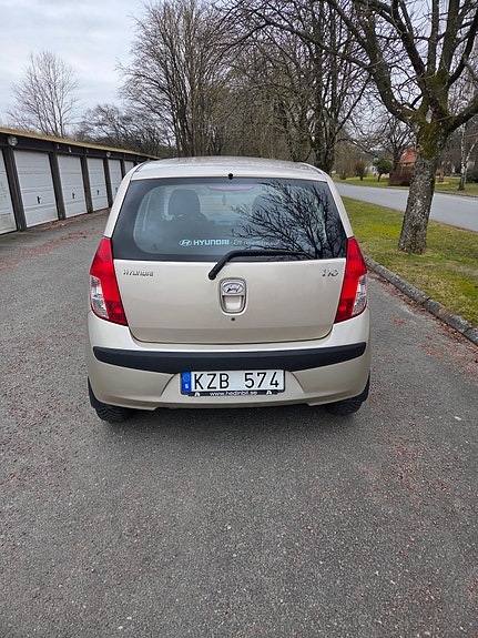 Hyundai i10 4 of 5