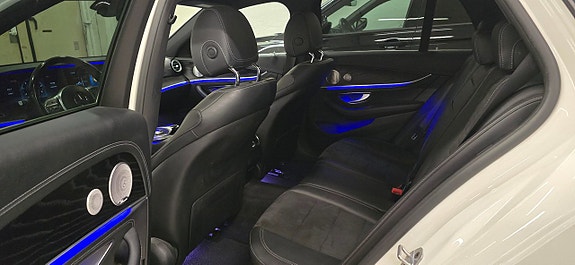 Mercedes-Benz E200 16 of 25
