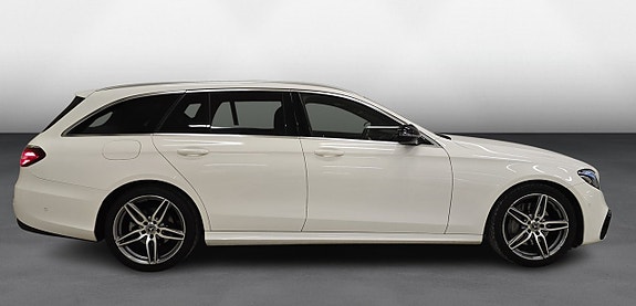 Mercedes-Benz E200 7 of 25