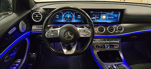 Mercedes-Benz E200 13 of 25